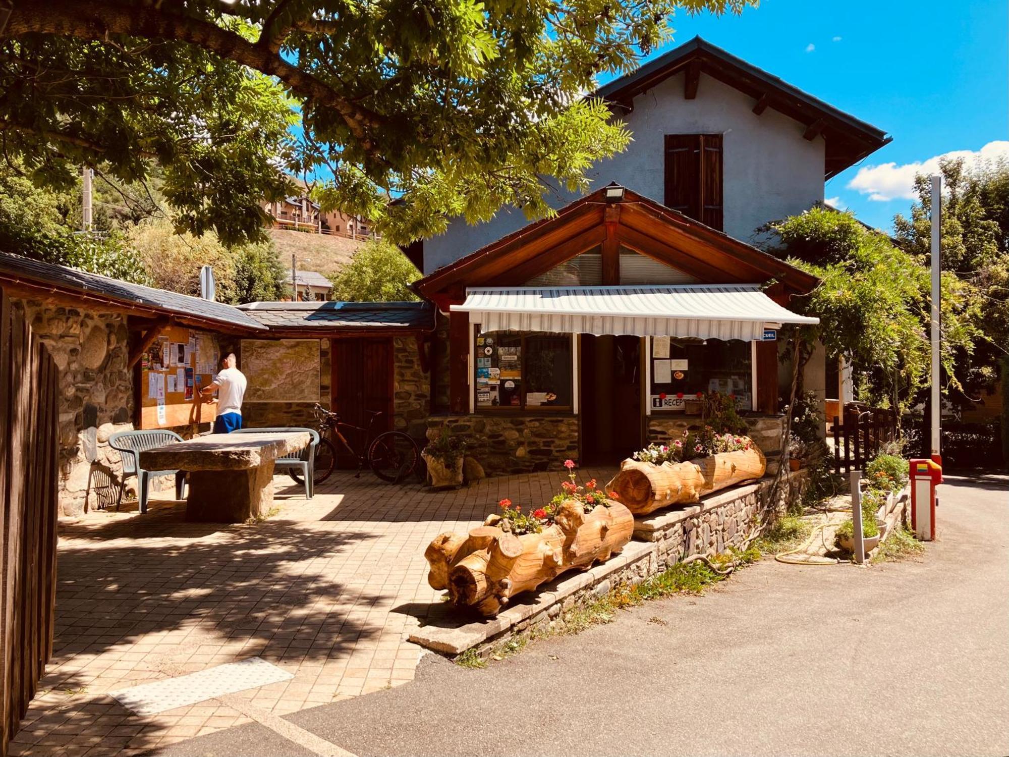 Camping L'Enclave Mobil-Home Estavar Kültér fotó