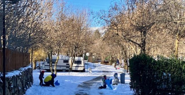 Camping L'Enclave Mobil-Home Estavar Kültér fotó