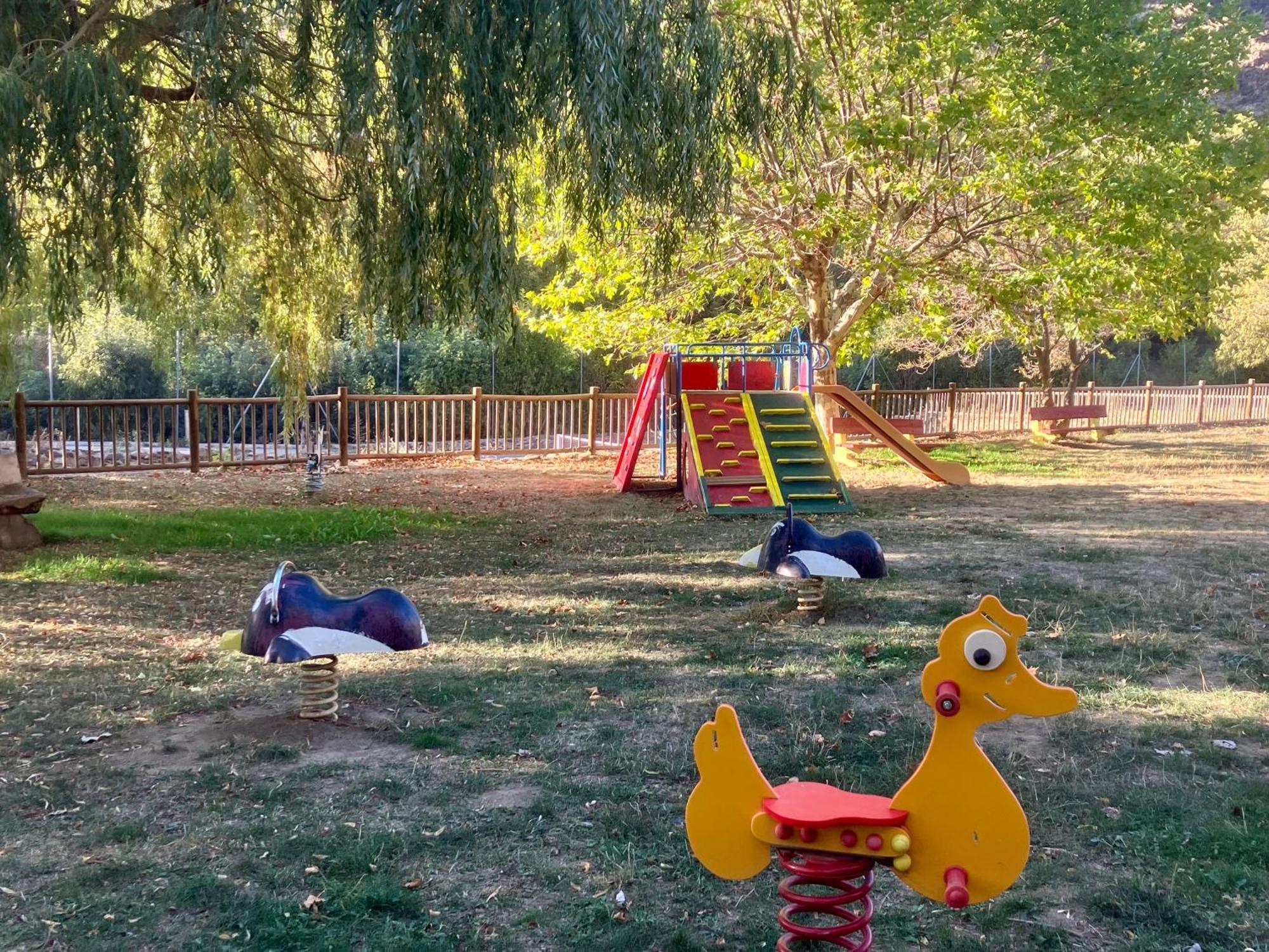 Camping L'Enclave Mobil-Home Estavar Kültér fotó