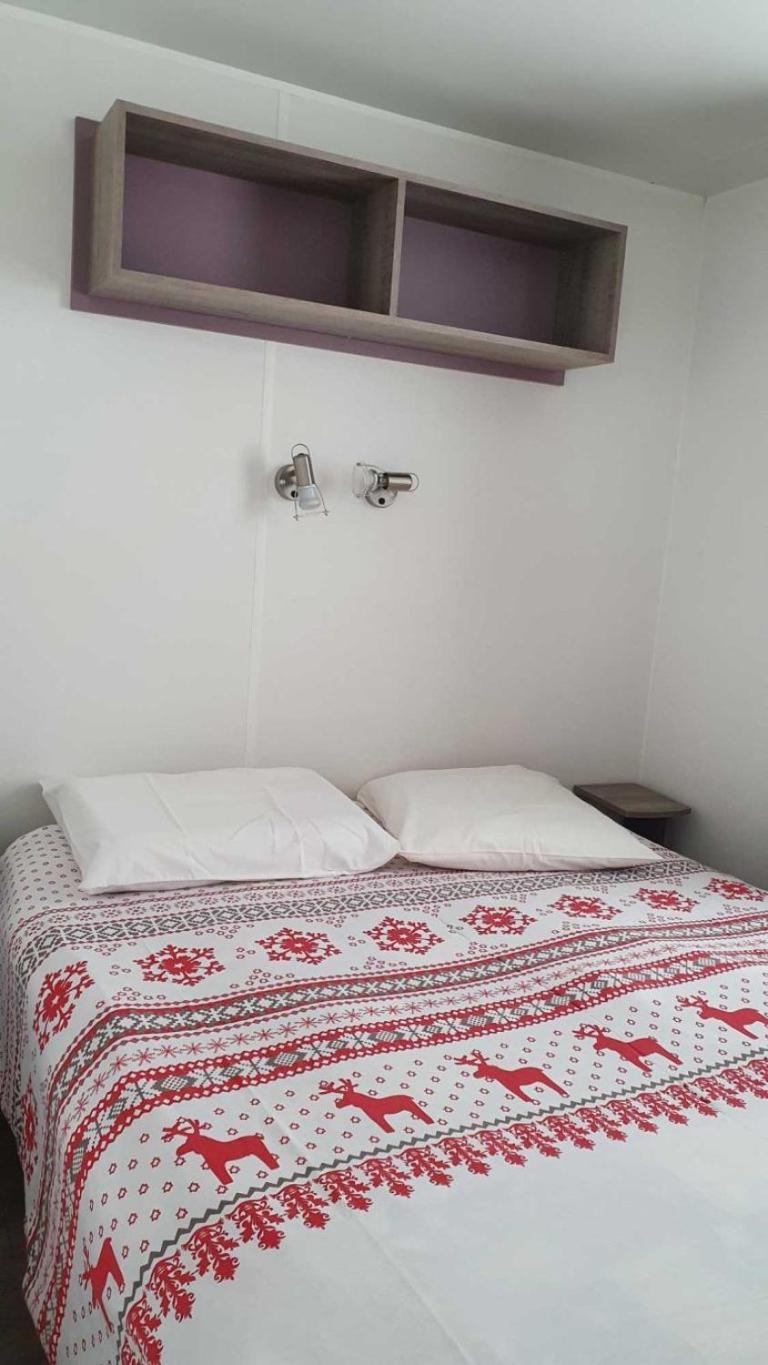 Camping L'Enclave Mobil-Home Estavar Kültér fotó