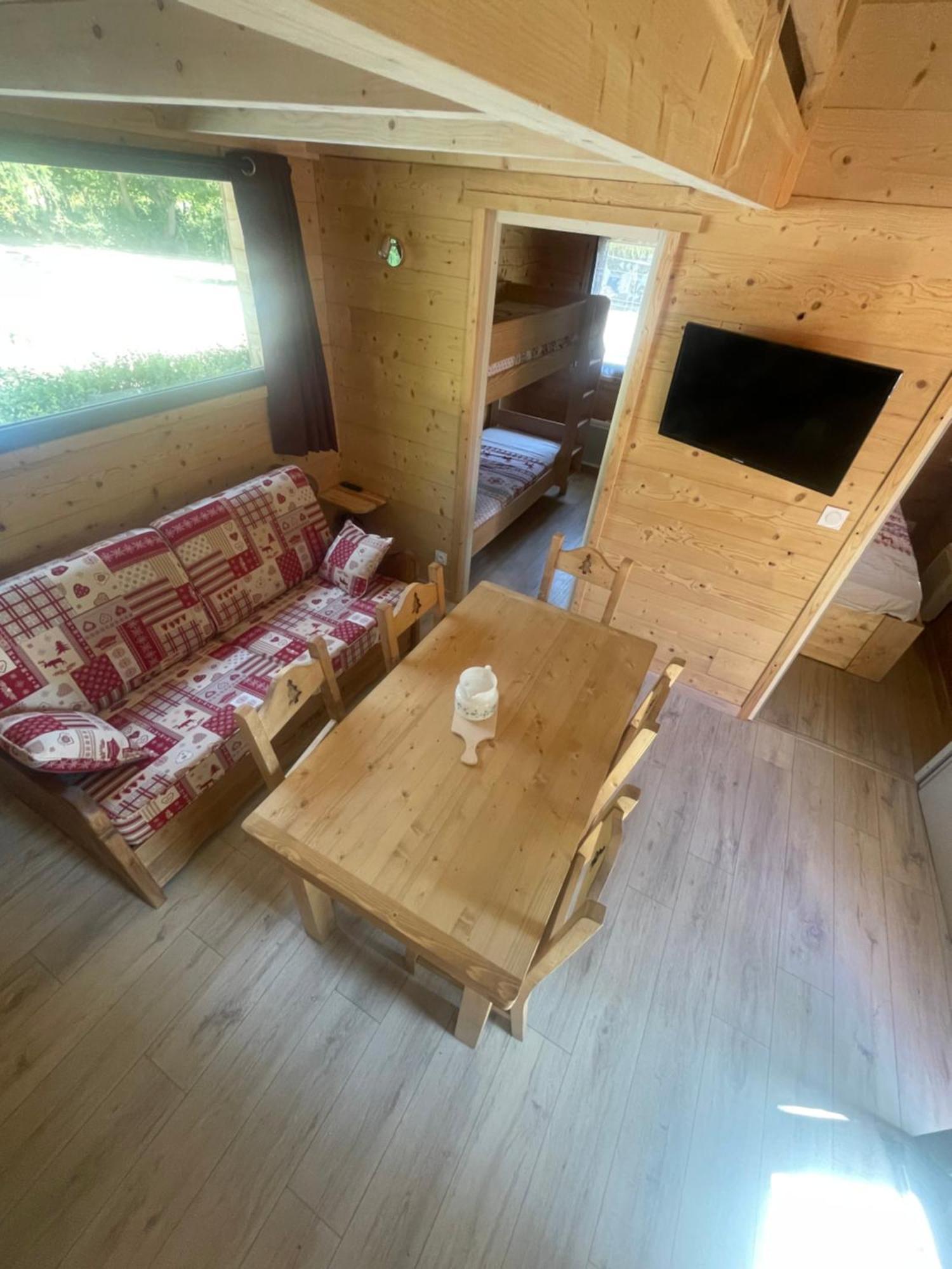 Camping L'Enclave Mobil-Home Estavar Kültér fotó
