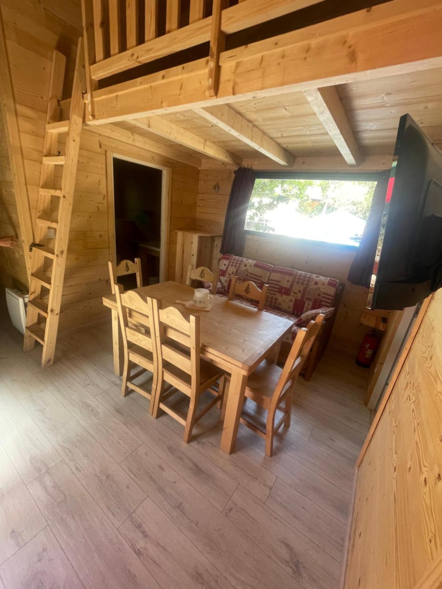 Camping L'Enclave Mobil-Home Estavar Kültér fotó