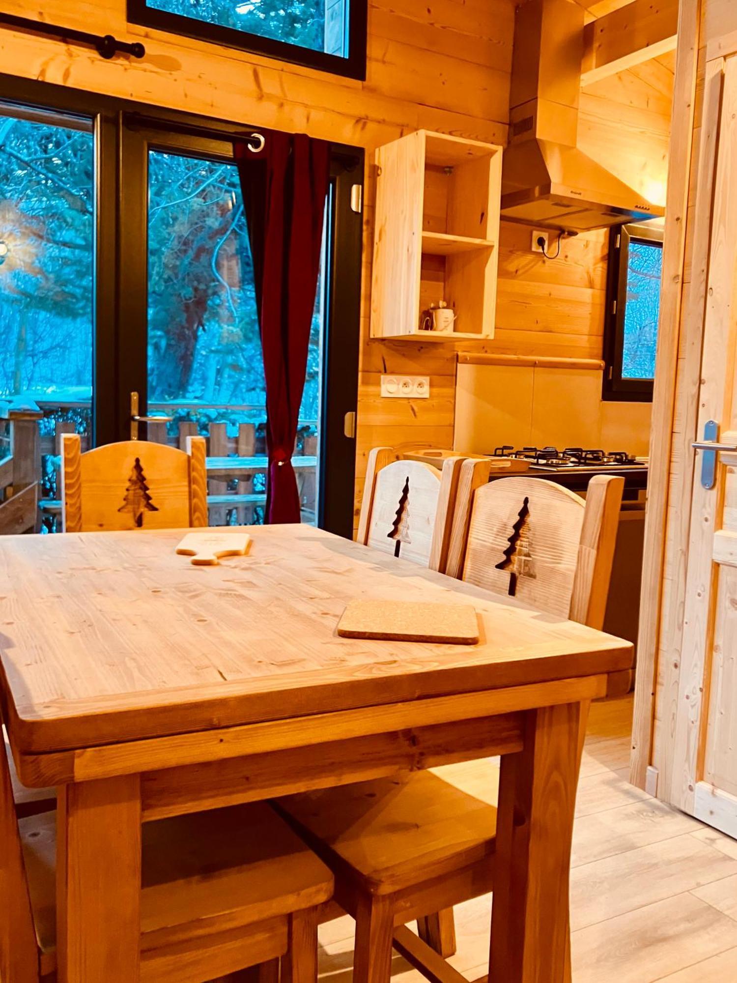 Camping L'Enclave Mobil-Home Estavar Kültér fotó